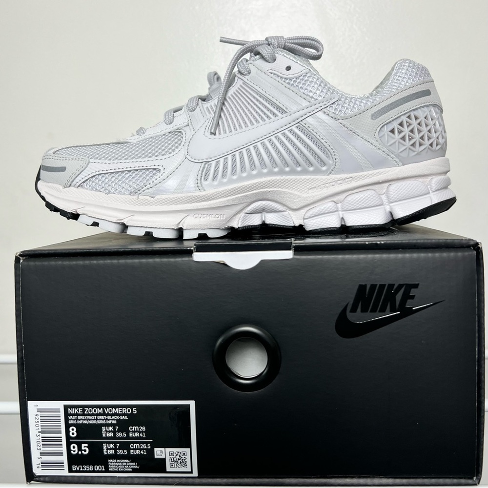 Nike Zoom Vomero 5 Vast Grey size 8 men’s. New with box